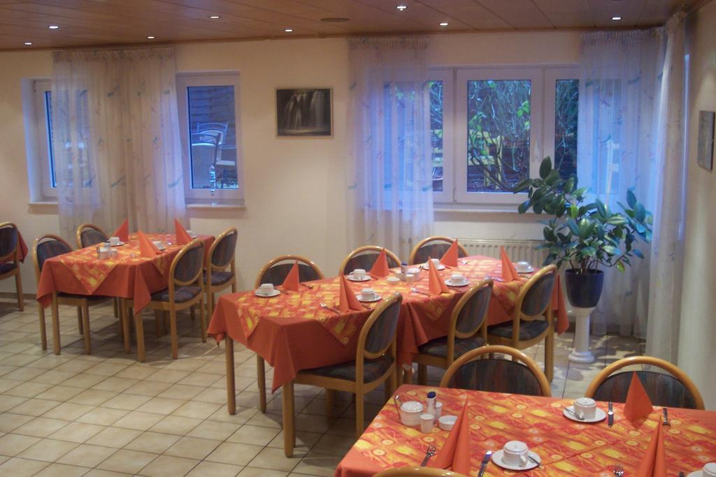 Hotel Garni Zur Bergstrasse Zwingenberg  외부 사진
