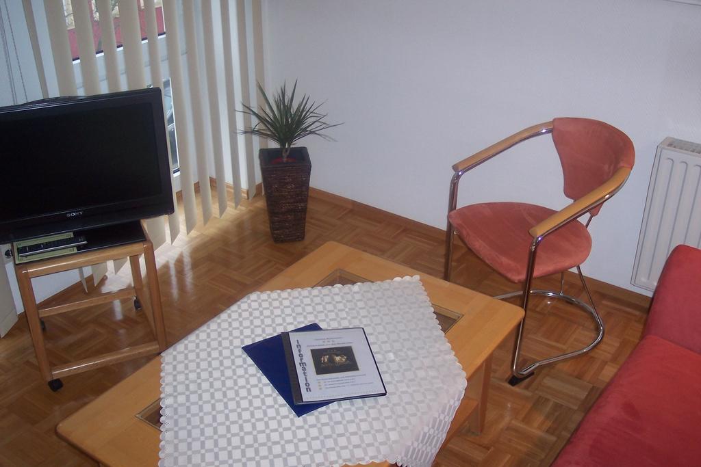 Hotel Garni Zur Bergstrasse Zwingenberg  객실 사진