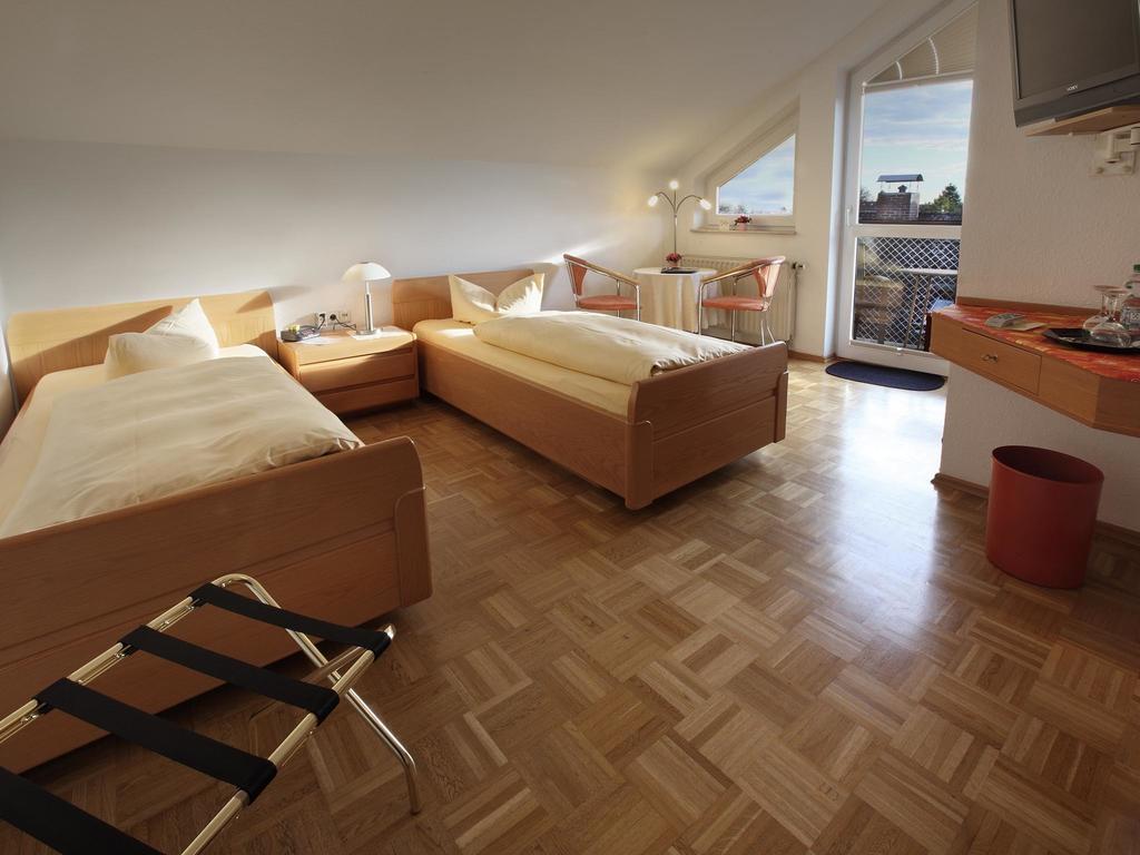 Hotel Garni Zur Bergstrasse Zwingenberg  객실 사진