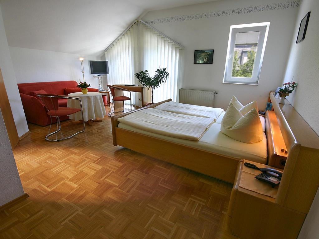 Hotel Garni Zur Bergstrasse Zwingenberg  객실 사진