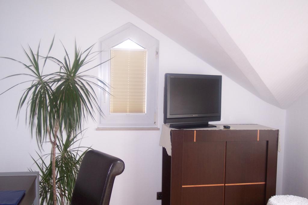 Hotel Garni Zur Bergstrasse Zwingenberg  객실 사진