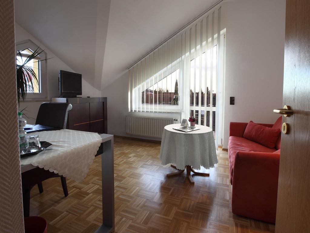 Hotel Garni Zur Bergstrasse Zwingenberg  객실 사진